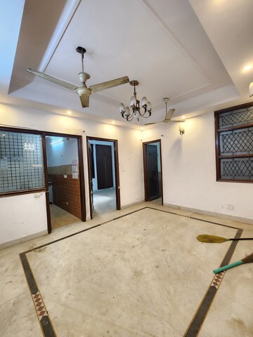 2 BHK Builder Floor For Rent in Chattarpur