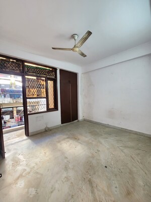 Room in 2 BHK Builder Floor at Chattarpur – for Rent