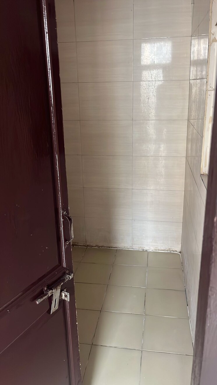 Bathroom, mahagun-mirabella 2 Bedroom 1400 Sq.Ft. Apartment In Sector 79 Noida 9683067