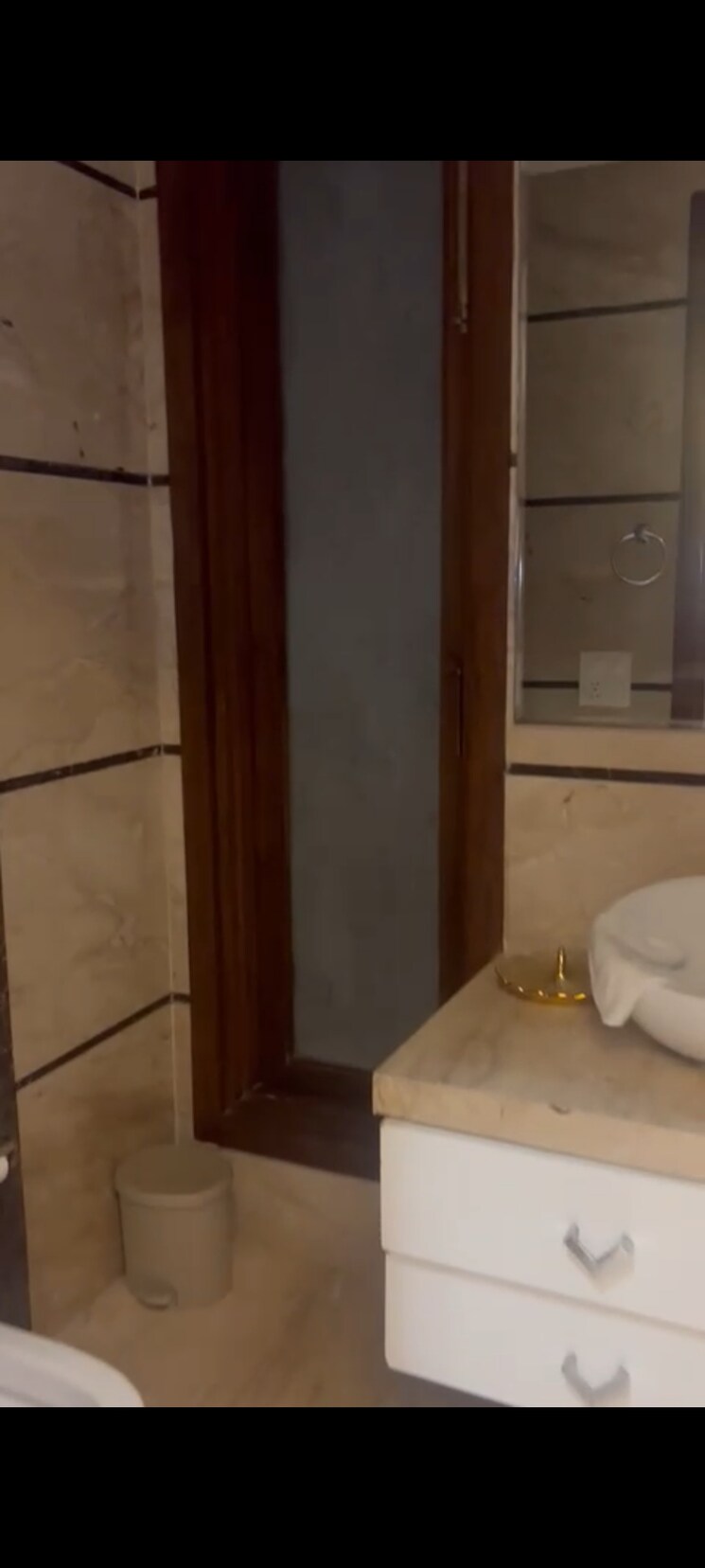 Bathroom, boutique-residential-apartments-s-423 3 Bedroom 220 Sq.Yd. Builder Floor In Greater Kailash I Delhi 9683199