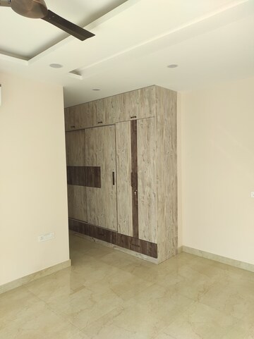 Master Bedroom in 3 BHK Builder Floor at Sector 52 – for Rent