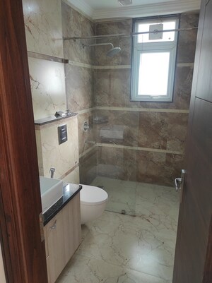 Room in 3 BHK Builder Floor at Sector 52 – for Rent