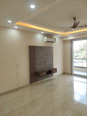 Furnished Amenities in 3 BHK Builder Floor at Sector 52 – for Rent