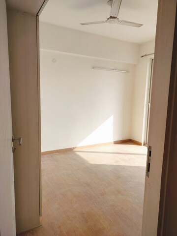 Room in 3.5 BHK Apartment at Emaar Imperial Gardens, Sector 102 – for Rent