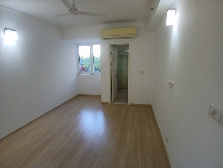 Room, dlf-park-place 4 Bedroom 2704 Sq.Ft. Apartment In Sector 54 Gurgaon 9683215