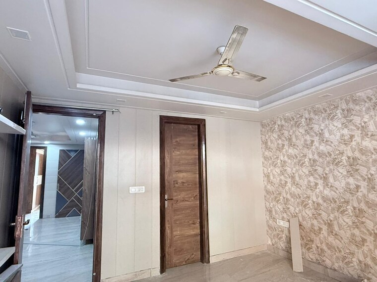undefined, bptp-parklands 3 Bedroom 303 Sq.Yd. Builder Floor In Sector 76 Faridabad 9683347