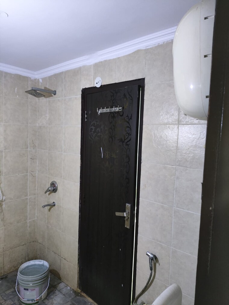 Bathroom, sector 23 dwarka 3 Bedroom 1400 Sq.Ft. Apartment In Sector 23 Dwarka Delhi 9683278