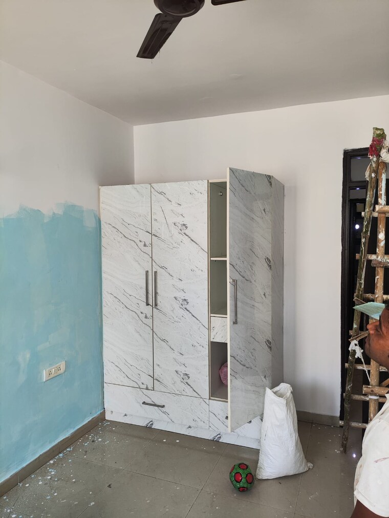 Room, sector 23 dwarka 3 Bedroom 1400 Sq.Ft. Apartment In Sector 23 Dwarka Delhi 9683278