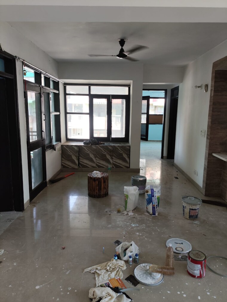 Room, sector 23 dwarka 3 Bedroom 1400 Sq.Ft. Apartment In Sector 23 Dwarka Delhi 9683278