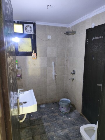 Bathroom in 3 BHK Apartment at Sector 23 Dwarka – for Rent