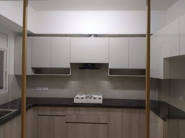 Furnished Amenities in 3 BHK Apartment at Smart World Orchard, Sector 61 – for Rent