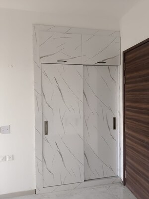 Furnished Amenities in 3 BHK Apartment at Smart World Orchard, Sector 61 – for Rent