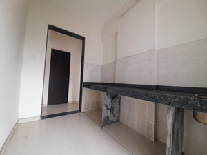 Room in 1 BHK Apartment at Gulmohar CHS Goregaon, Goregaon West – for Rent