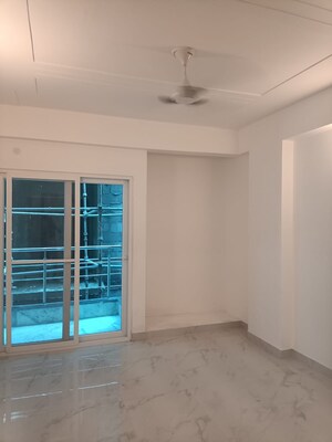Room in 3 BHK Apartment at Proview Officer City, Raj Nagar Extension – for Rent