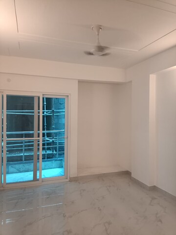 Room in 3 BHK Apartment at Proview Officer City, Raj Nagar Extension – for Rent