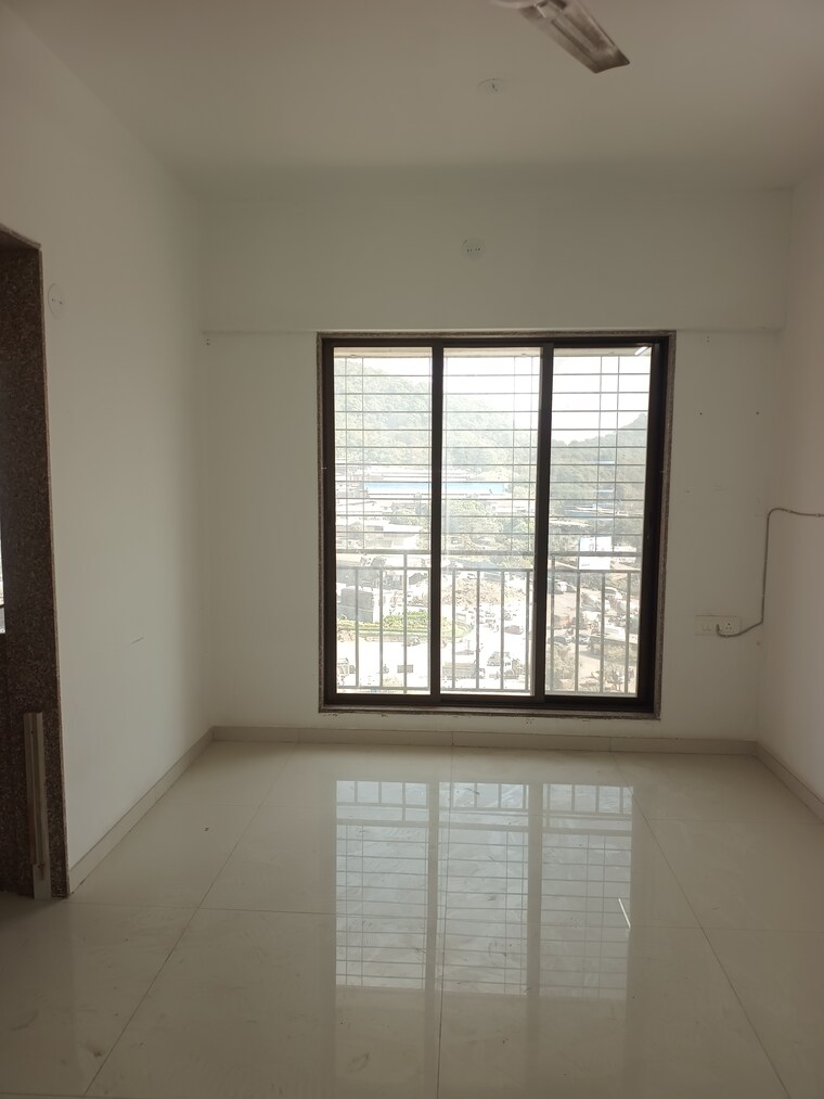 Room, tiara-hills 1 Bedroom 350 Sq.Ft. Apartment In Mira Road Thane 9683386