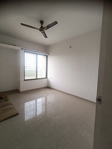 Room in 2 BHK Apartment at ARV Royale, Hadapsar – for Rent