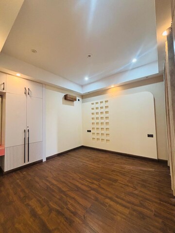 Room in 3 BHK Builder Floor at Anant Raj Estate Plots, Sector 63a – for Sale