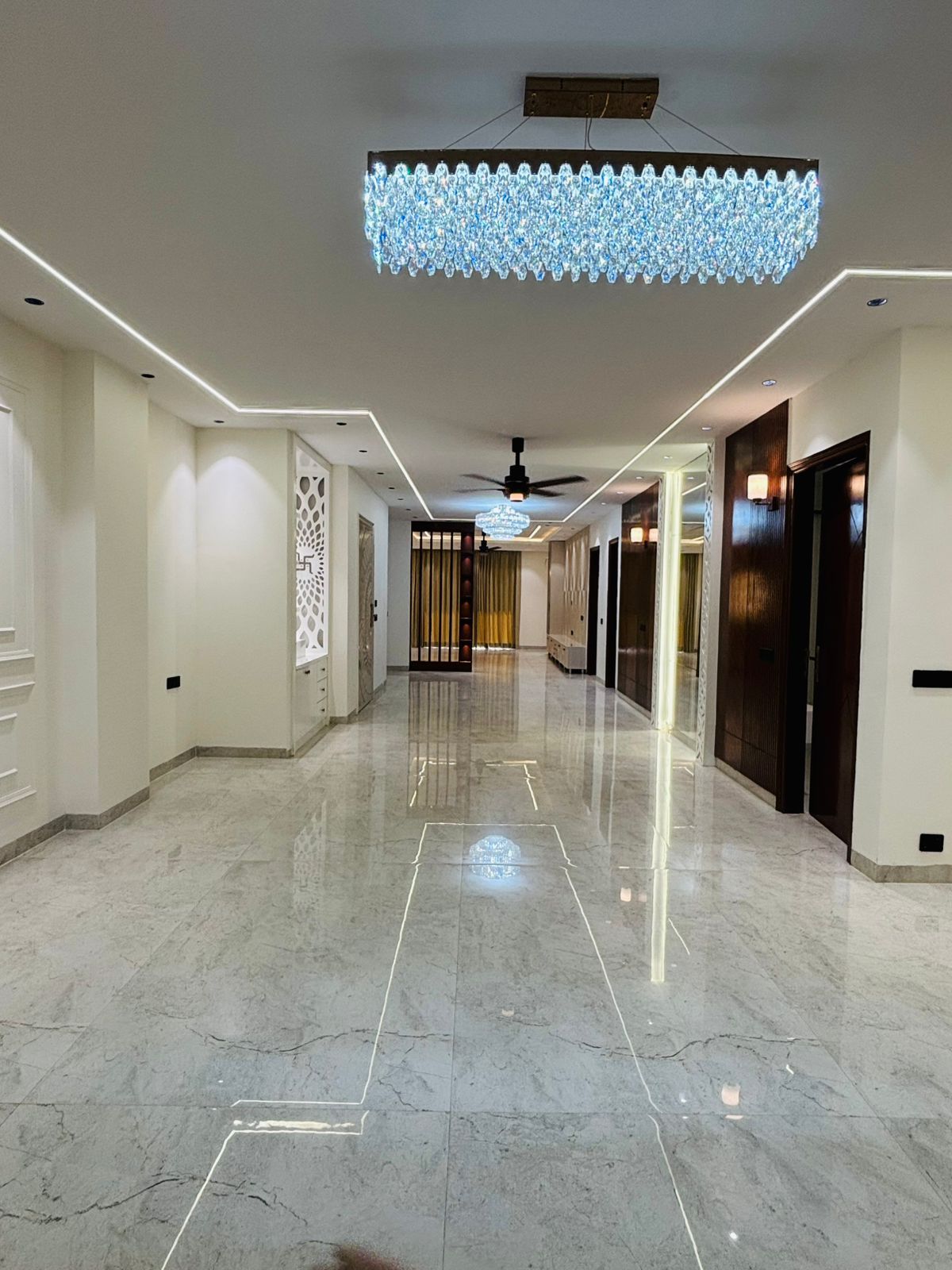 3 BHK + Pooja Room,Servant Room 180 Sq.Ft. Builder Floor in BPTP Green Oaks