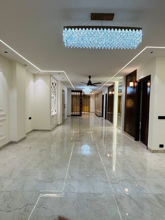 3 BHK + Servant Room 180 Sq.Yd. Builder Floor in BPTP Green Oaks