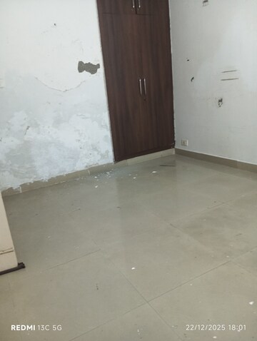 Room in 4 BHK Apartment at Nimbus The Hyde park, Sector 78 – for Rent