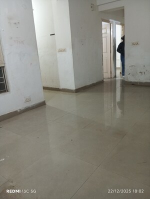 Room in 4 BHK Apartment at Nimbus The Hyde park, Sector 78 – for Rent