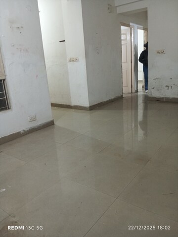 Room in 4 BHK Apartment at Nimbus The Hyde park, Sector 78 – for Rent