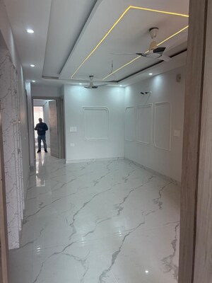 Room in 4 BHK Builder Floor at Sahastradhara Road – for Rent