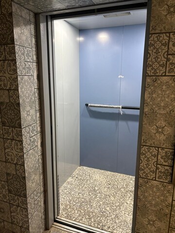 Lift in 4 BHK Builder Floor at Sahastradhara Road – for Rent