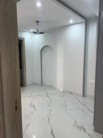 Room in 4 BHK Builder Floor at Sahastradhara Road – for Rent