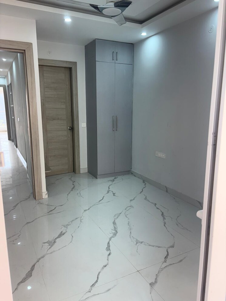 Room, sahastradhara road 4 Bedroom 2200 Sq.Ft. Builder Floor In Sahastradhara Road Dehradun 9683460