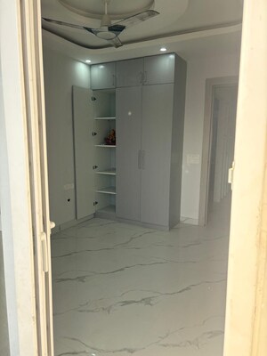 Room in 4 BHK Builder Floor at Sahastradhara Road – for Rent