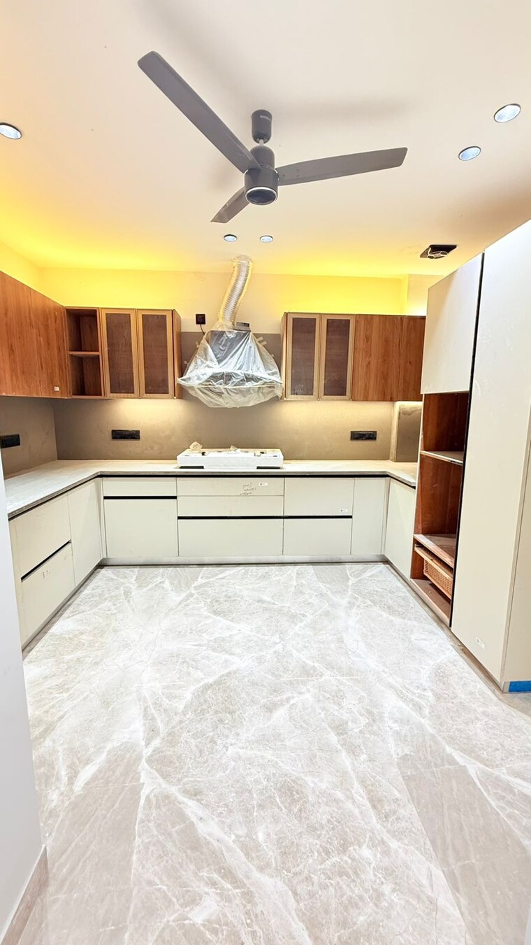 Kitchen, bptp-green-oaks 3 Bedroom 180 Sq.Yd. Builder Floor In Sector 70a Gurgaon 9683449