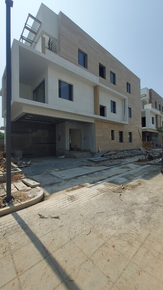 4 BHK + Servant Room,Study Room,Extra Room Villa For Sale in Vertex Kingston Park in Nallagandla, Hyderabad