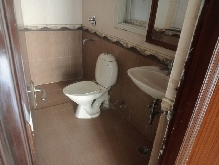 Bathroom, parsvnath-green-ville 3 Bedroom 1665 Sq.Ft. Apartment In Sector 48 Gurgaon 9683534