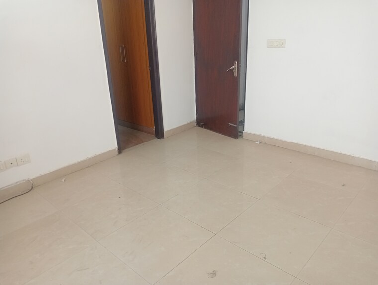 Room, parsvnath-green-ville 3 Bedroom 1945 Sq.Ft. Apartment In Sector 48 Gurgaon 9683568