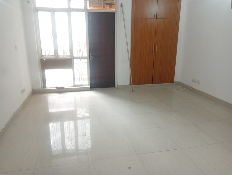 Room, parsvnath-green-ville 3 Bedroom 1945 Sq.Ft. Apartment In Sector 48 Gurgaon 9683568
