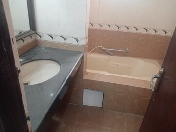 Bathroom in 3 BHK Apartment at Parsvnath Green Ville, Sector 48 – for Rent