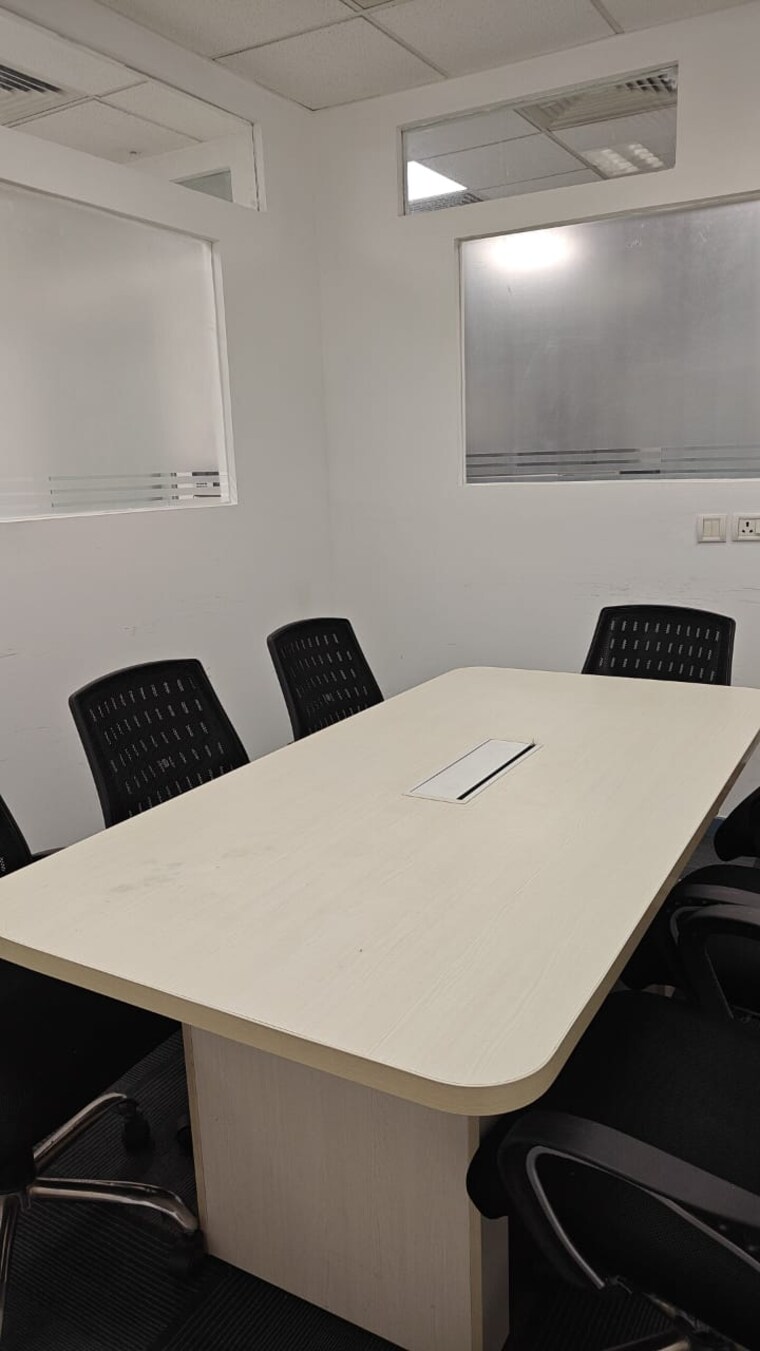 Team Area, spaze-itech-park Commercial Office Space 834 Sq.Ft. In Sector 49 Gurgaon 9683589