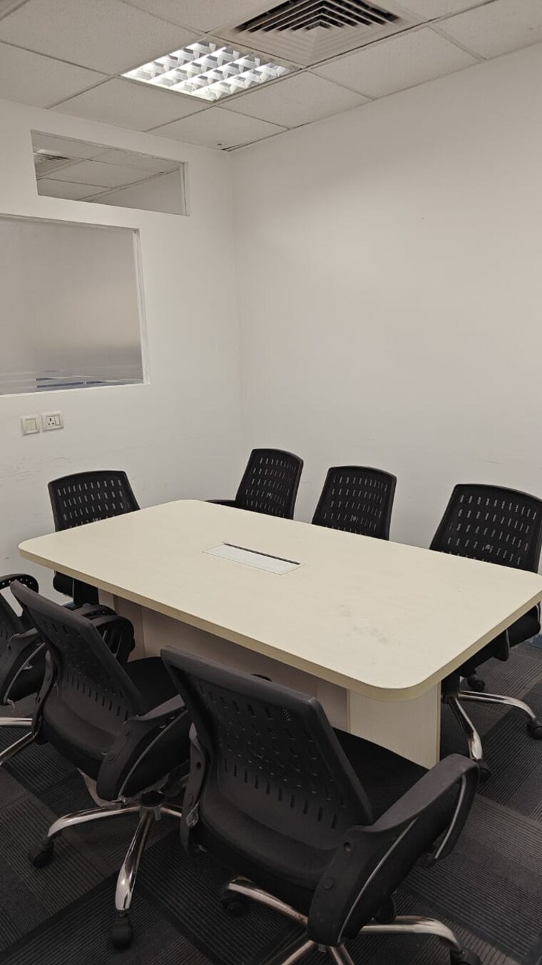 Team Area, spaze-itech-park Commercial Office Space 834 Sq.Ft. In Sector 49 Gurgaon 9683589