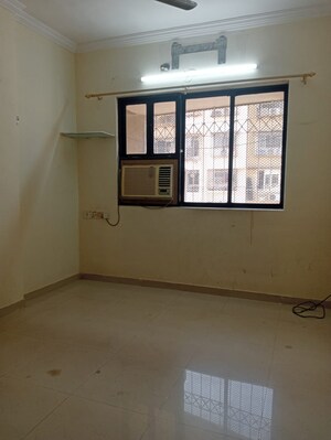 Room in 2 BHK Apartment at Dheeraj Ganga, Malad West – for Rent