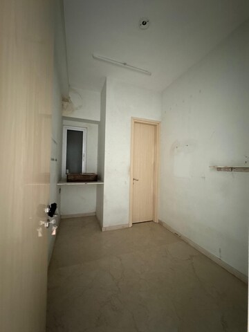 Room in 3.5 BHK Apartment at Marathon Montesouth 6, Byculla West – for Rent