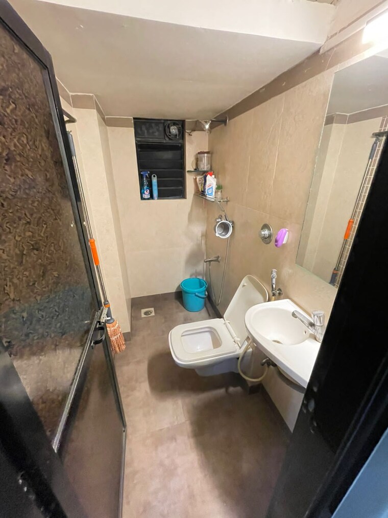 Bathroom, shiv-bhakti-apartment 1 Bedroom 450 Sq.Ft. Apartment In Malad West Mumbai 9683831