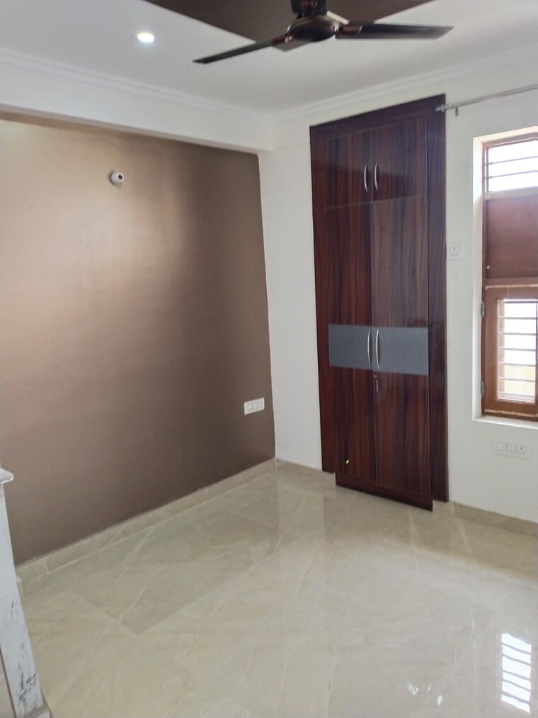 Room, ardee-city 2 Bedroom 1600 Sq.Ft. Apartment In Sector 52 Gurgaon 9683895