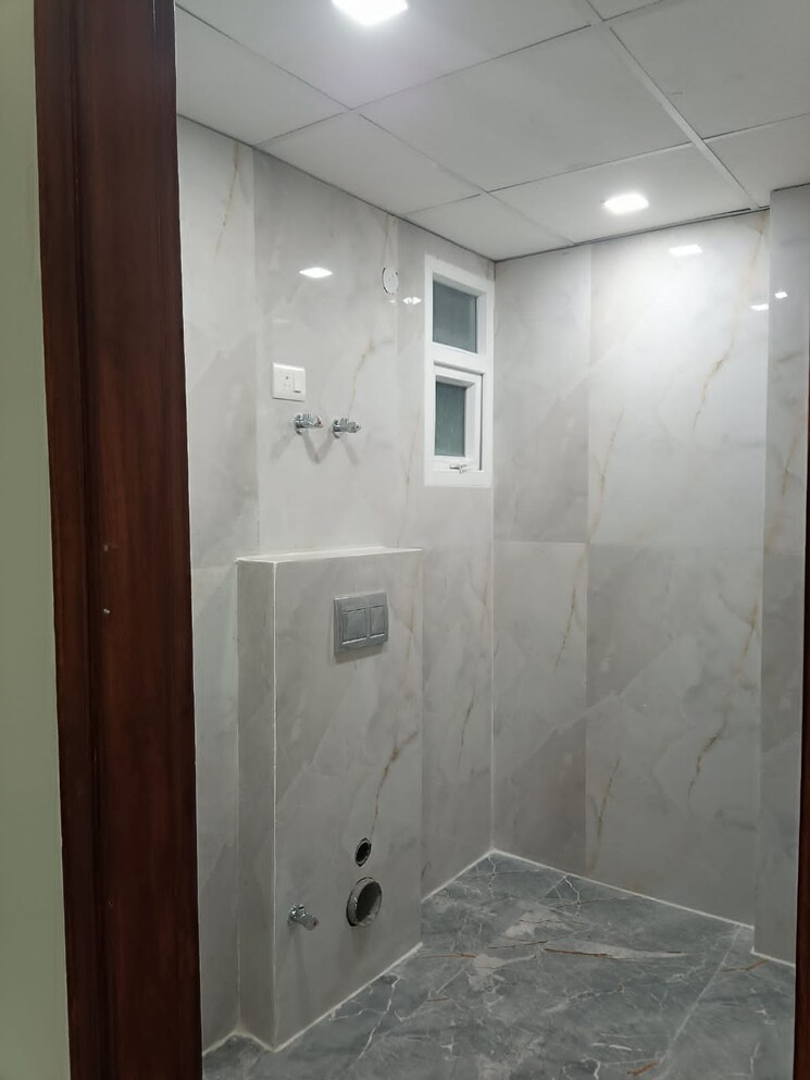 Bathroom, jkg-palm-resort 2 Bedroom 1005 Sq.Ft. Apartment In Raj Nagar Extension Ghaziabad 9683881