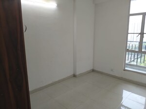 Room in 2 BHK Apartment at Signature Global Signum 107, Sector 107 – for Rent