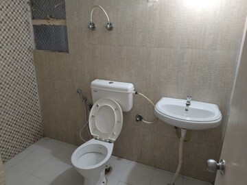Bathroom in 2 BHK Apartment at Signature Global Signum 107, Sector 107 – for Rent