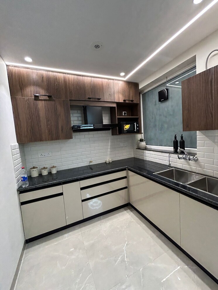 Kitchen, vip road 3 Bedroom 1350 Sq.Ft. Apartment In Vip Road Zirakpur 9684198