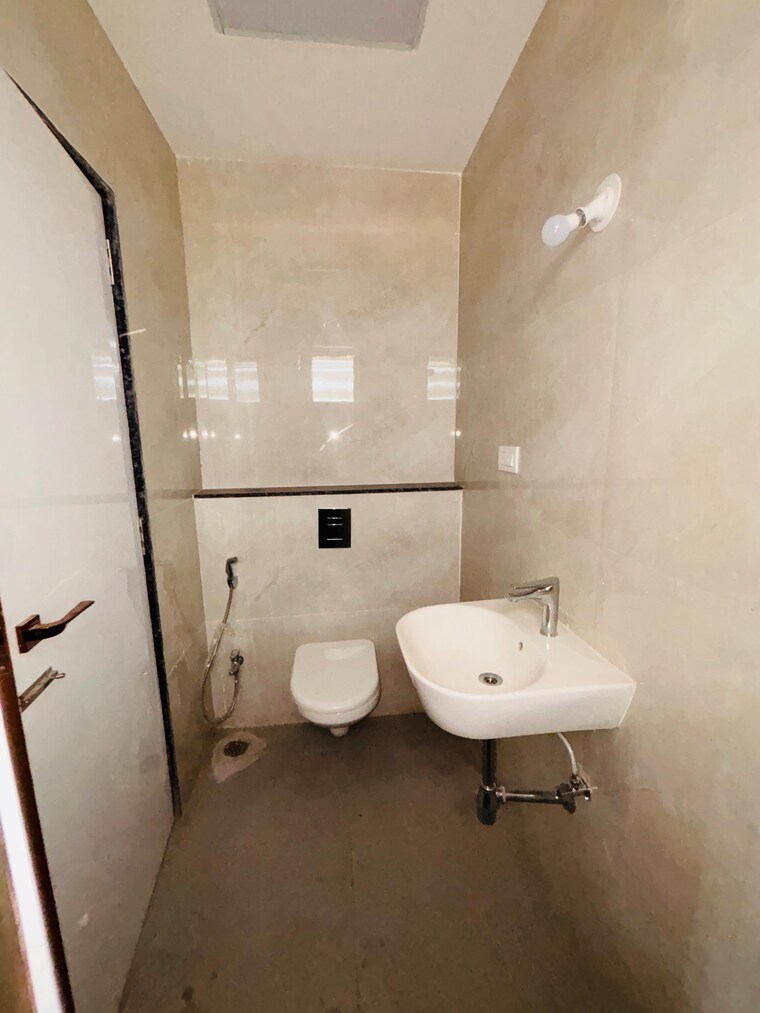 Bathroom, golden-tulip-kondapur 2 Bedroom 1850 Sq.Ft. Apartment In Kondapur Hyderabad 9684200