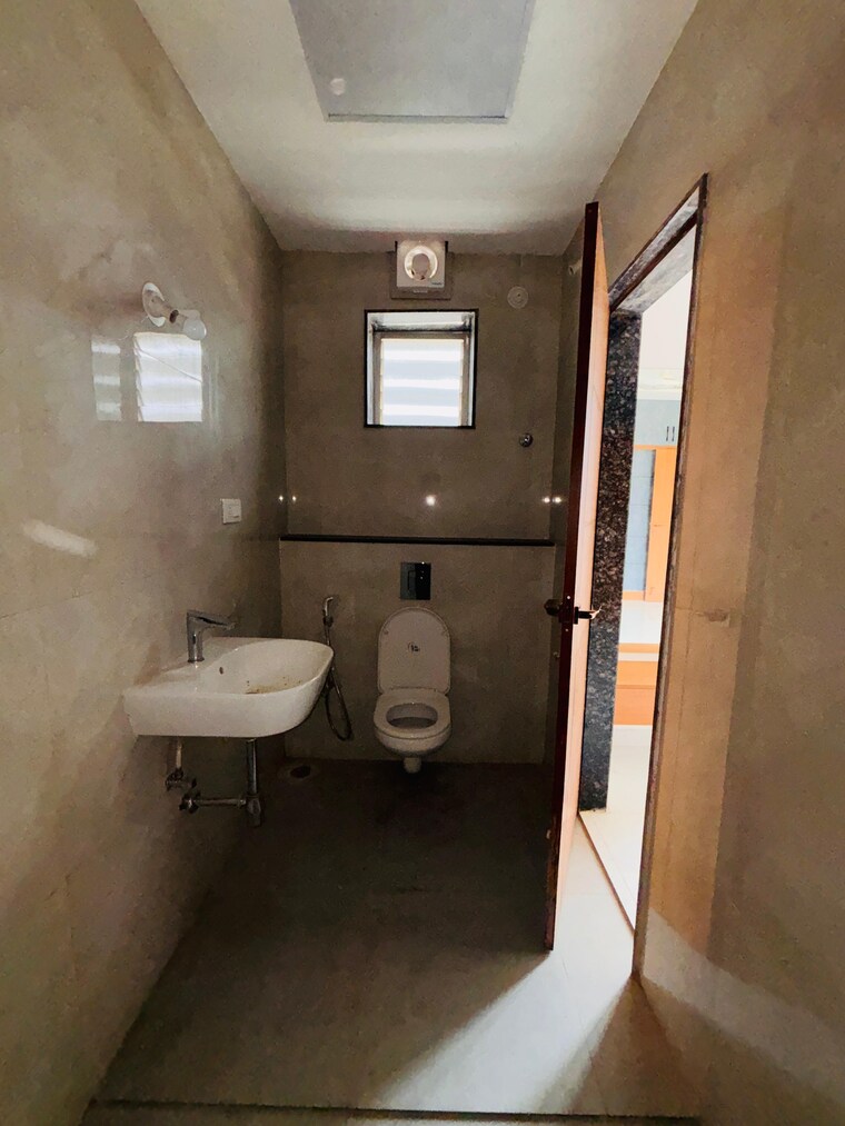 Bathroom, golden-tulip-kondapur 2 Bedroom 1850 Sq.Ft. Apartment In Kondapur Hyderabad 9684200